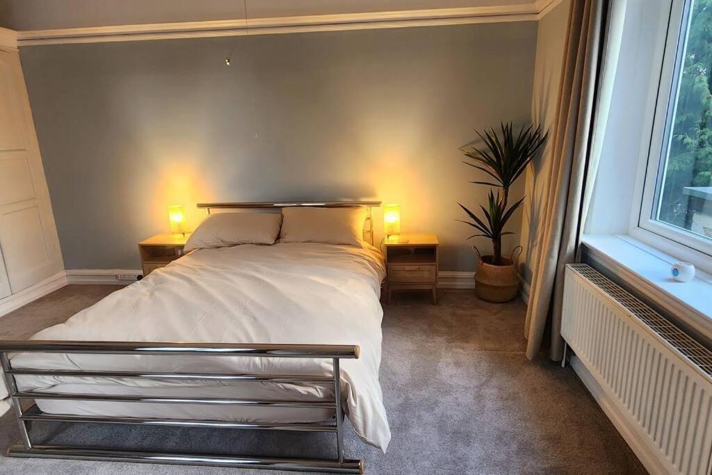 Spacious Guest Flat Near Roundhay Park Leeds  Exterior foto